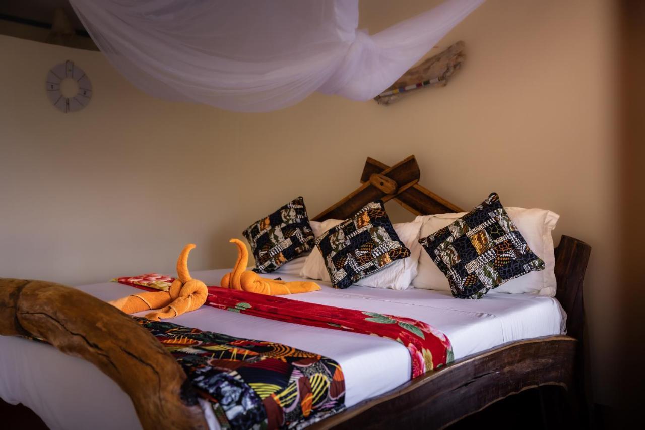 Lake Natron Maasai Giraffe Eco Lodge And Camping Mtowabaga Eksteriør bilde