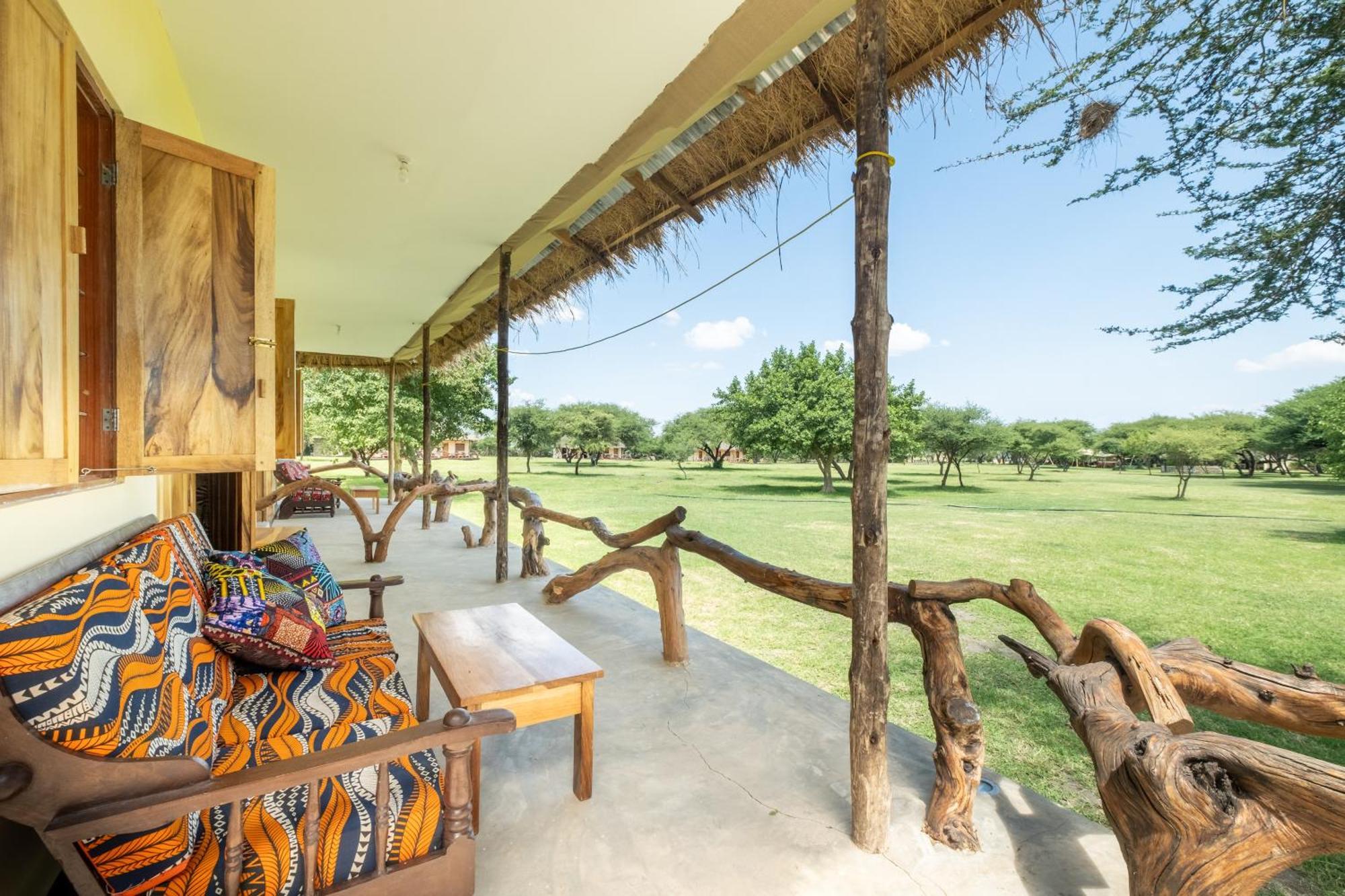 Lake Natron Maasai Giraffe Eco Lodge And Camping Mtowabaga Eksteriør bilde