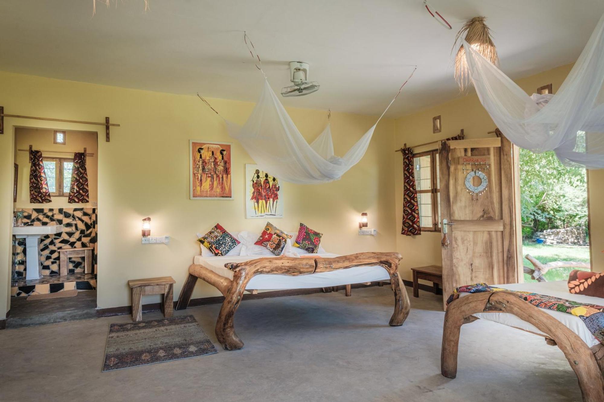 Lake Natron Maasai Giraffe Eco Lodge And Camping Mtowabaga Eksteriør bilde