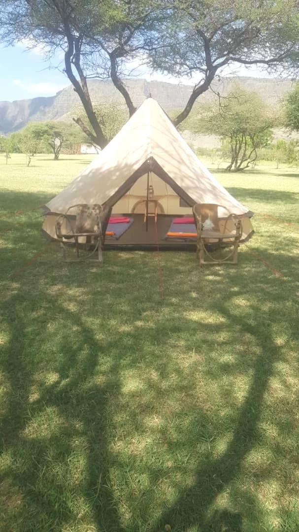 Lake Natron Maasai Giraffe Eco Lodge And Camping Mtowabaga Rom bilde