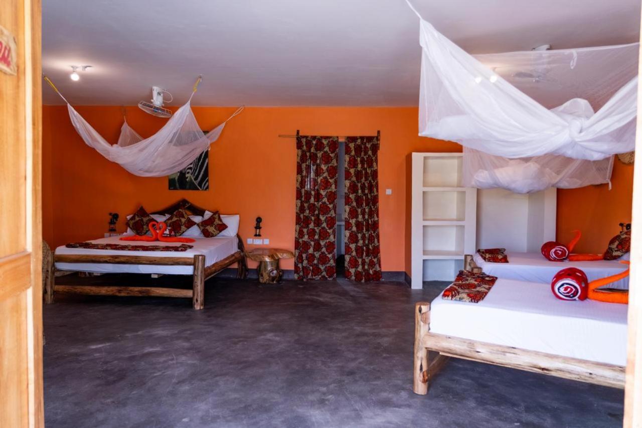 Lake Natron Maasai Giraffe Eco Lodge And Camping Mtowabaga Eksteriør bilde